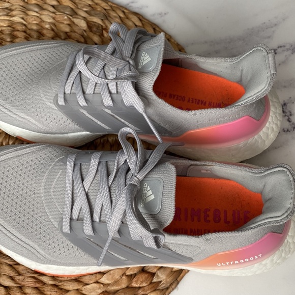 EUC- Adidas Ultraboost 2021 - Light Gray - Size 8 - Picture 6 of 6